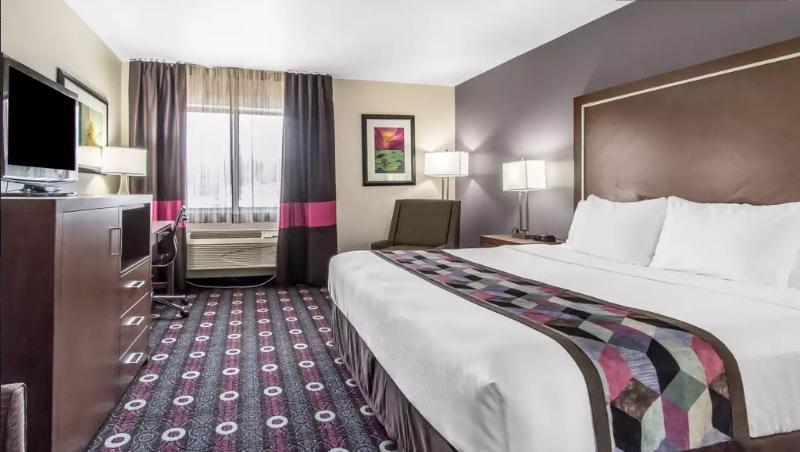 Holiday Inn Express & Suites Tulsa East - Catoosa By Ihg Экстерьер фото